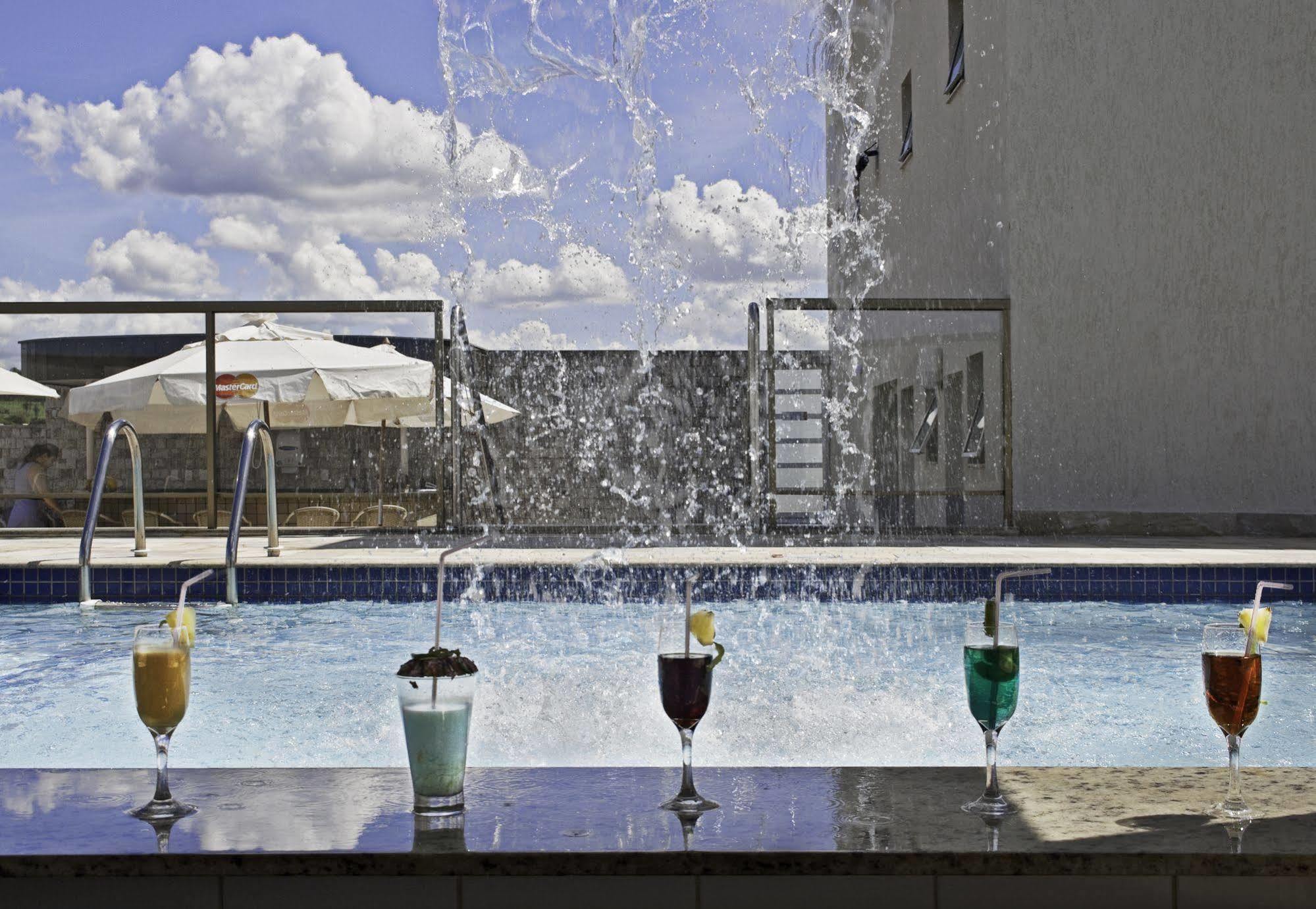 Ramada Hotel & Suites Lagoa Santa By Wyndham Eksteriør billede
